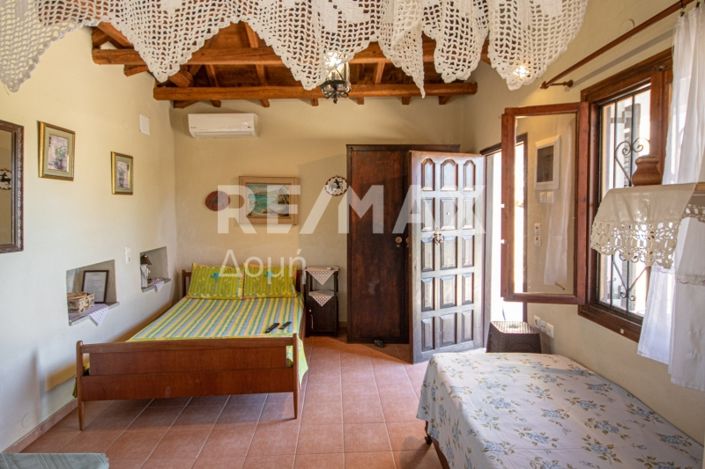 Image No.52-6 Bed Apartment for sale