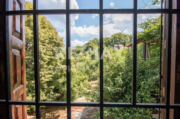 Image No.18-5 Bed House for sale