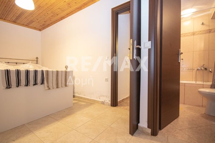 Image No.38-5 Bed House for sale