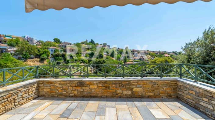 Image No.40-3 Bed Maisonette for sale