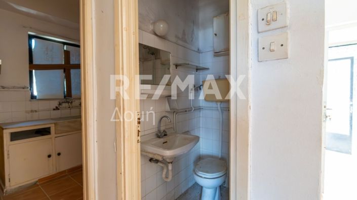 Image No.22-11 Bed Property for sale