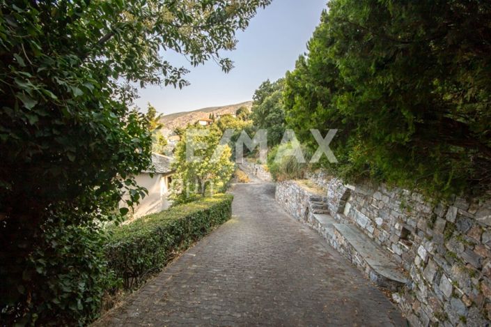 Image No.28-4 Bed Maisonette for sale