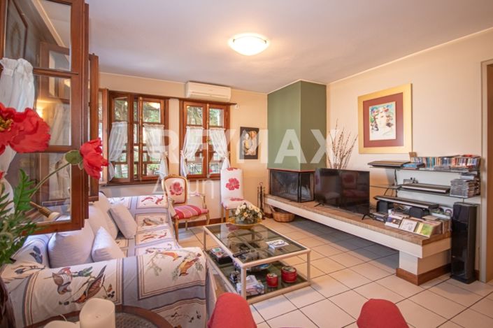 Image No.53-4 Bed Maisonette for sale