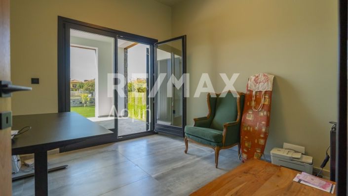 Image No.28-4 Bed Maisonette for sale