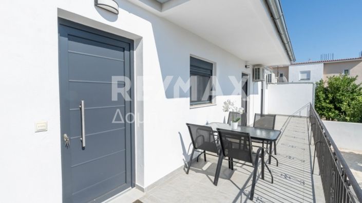 Image No.38-2 Bed Property for sale