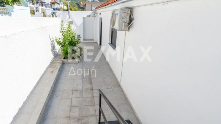 Image No.40-2 Bed Property for sale