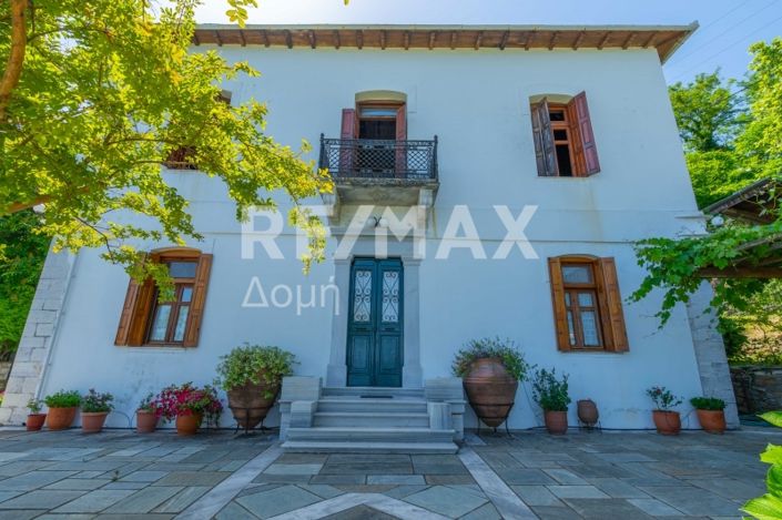 Image No.44-5 Bed Property for sale