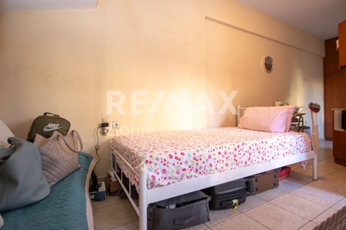 Image No.19-6 Bed Property for sale