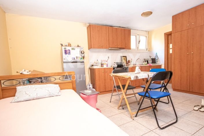 Image No.28-6 Bed Property for sale