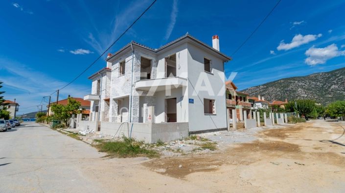 Image No.11-3 Bed Maisonette for sale