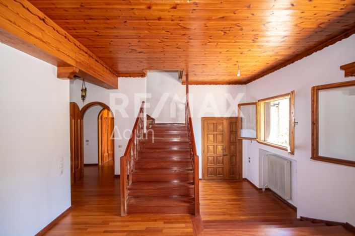 Image No.20-5 Bed Maisonette for sale