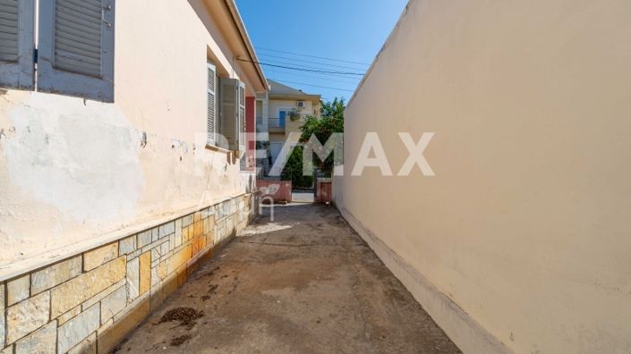 Image No.12-2 Bed Property for sale