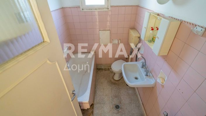 Image No.22-2 Bed Property for sale