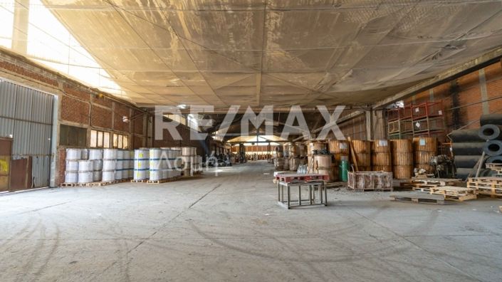 Image No.12-5 Bed Property for sale