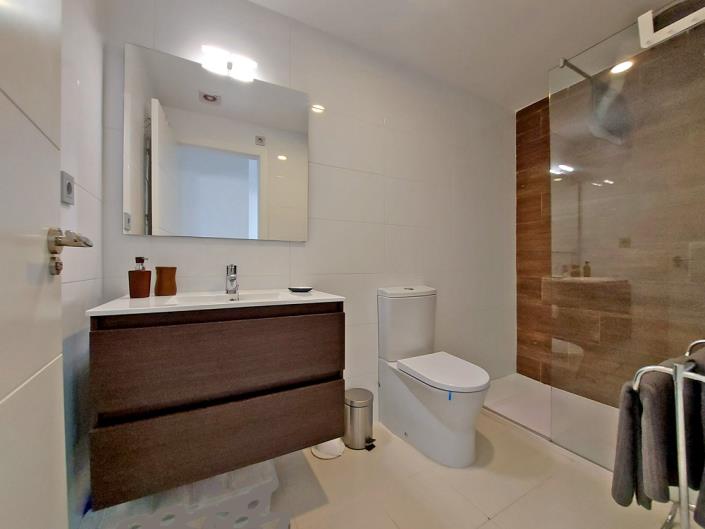 Image No.15-3 Bed Apartment for sale