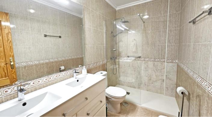 Image No.8-3 Bed Duplex for sale