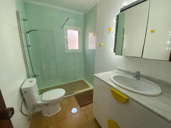 Image No.18-3 Bed Apartment for sale