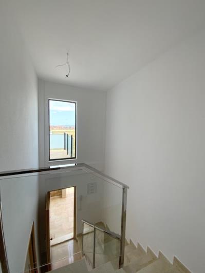 Image No.30-4 Bed Duplex for sale