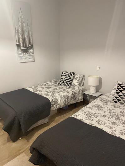 Image No.21-3 Bed Apartment for sale