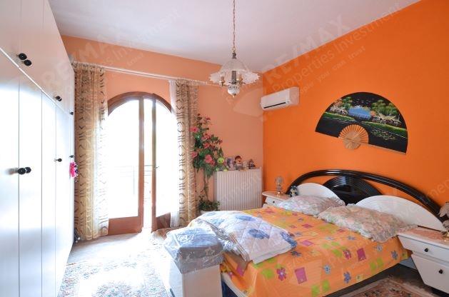 Image No.5-2 Bed Villa / Detached for sale