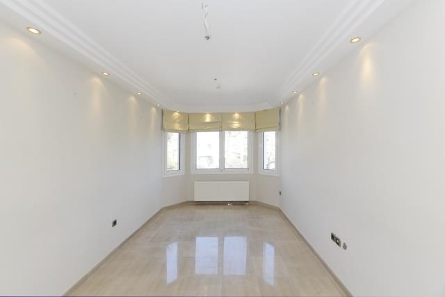 Image No.5-3 Bed House for sale