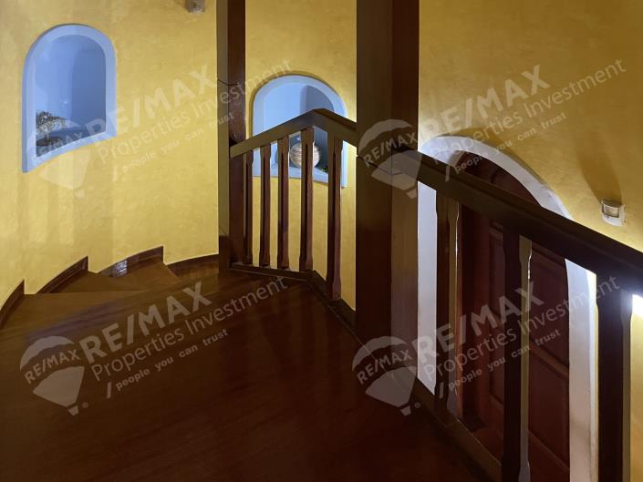 Image No.4-4 Bed House for sale