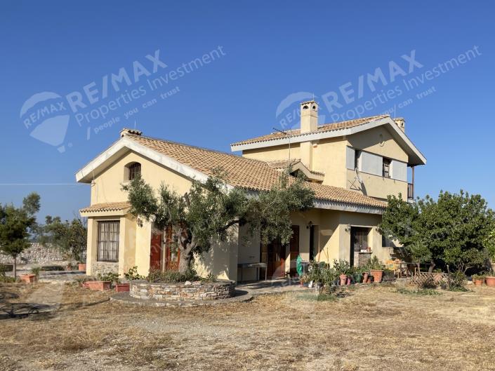 Image No.6-4 Bed House for sale