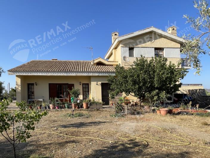 Image No.17-4 Bed House for sale