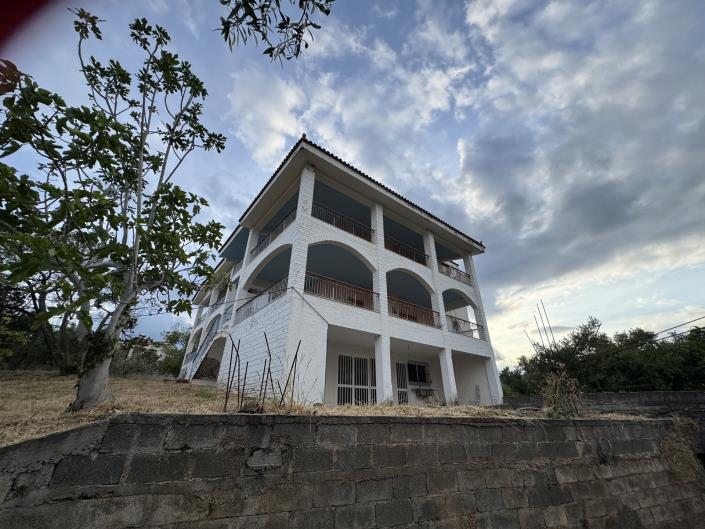 Image No.5-6 Bed House for sale