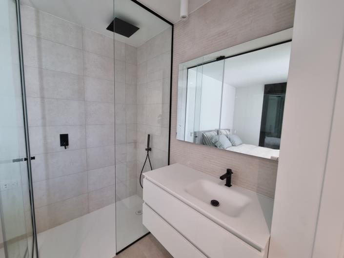 Image No.12-3 Bed Apartment for sale