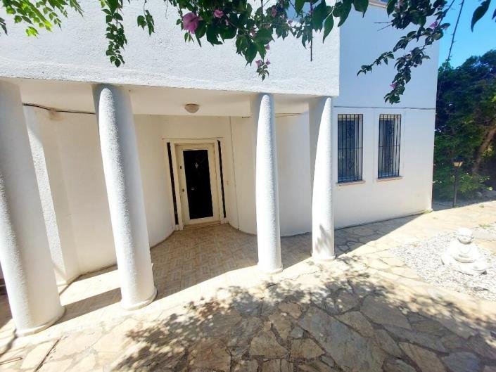 Image No.2-4 Bed Villa for sale