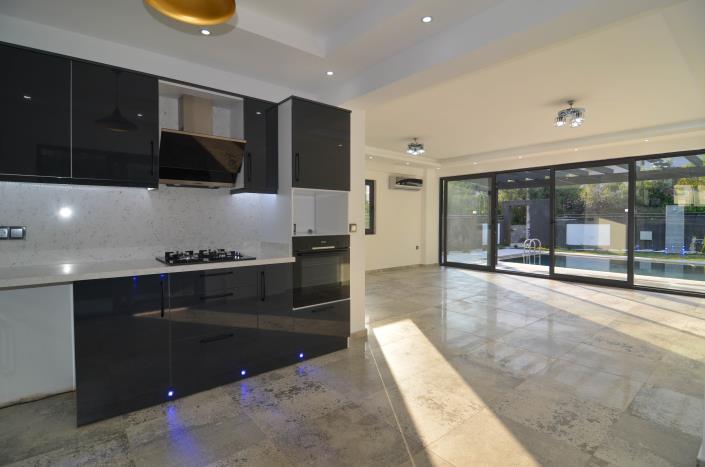 Image No.22-4 Bed Villa for sale