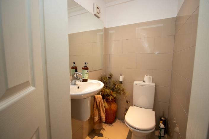 Image No.21-3 Bed Apartment for sale