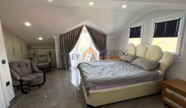 Image No.37-5 Bed Villa for sale