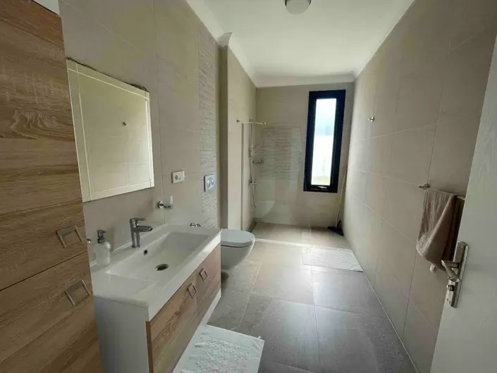 Image No.45-5 Bed Villa for sale