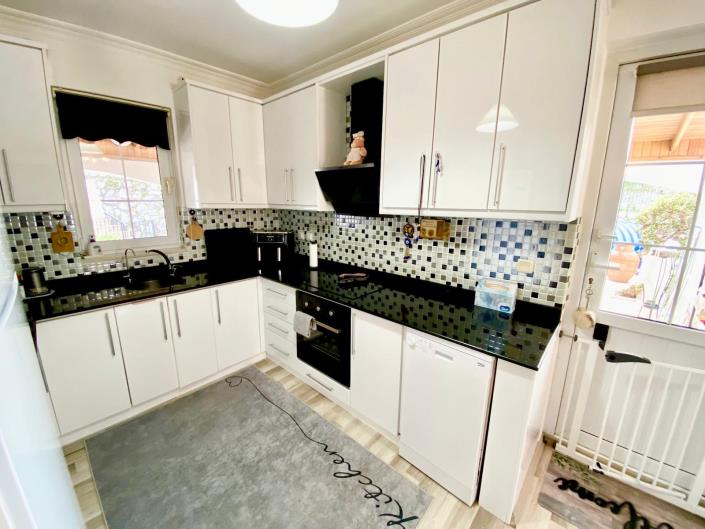 Image No.10-4 Bed Villa for sale