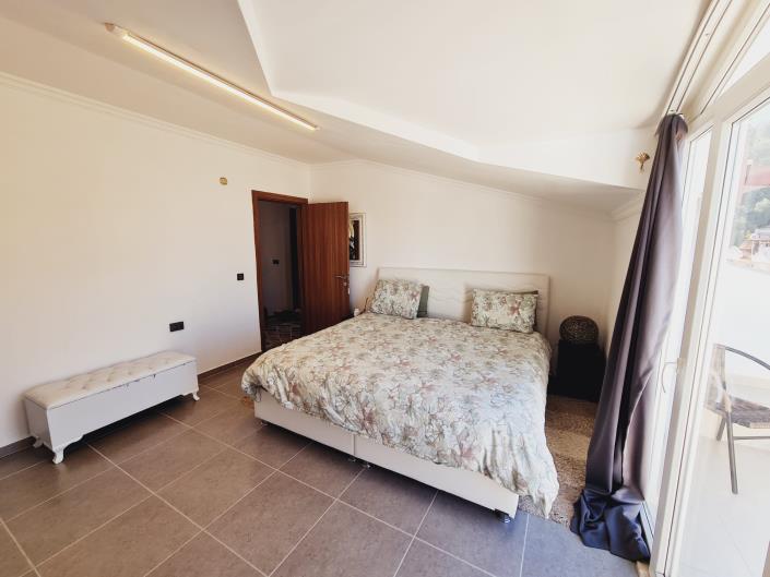 Image No.26-4 Bed Apartment for sale