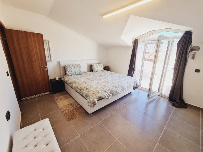 Image No.24-4 Bed Apartment for sale