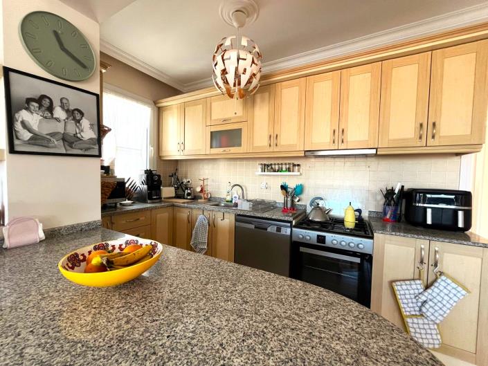 Image No.4-Villa de 3 chambres à vendre à Tasyaka