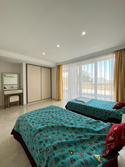 Image No.22-3 Bed Apartment for sale