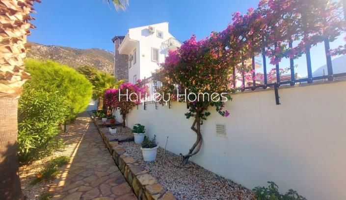 Image No.9-5 Bed Villa for sale