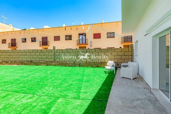 Image No.28-3 Bed Villa for sale