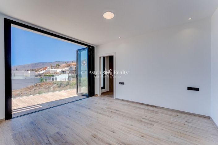 Image No.39-4 Bed Villa for sale