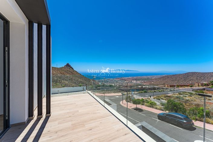 Image No.42-4 Bed Villa for sale