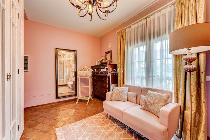 Image No.26-4 Bed Villa for sale