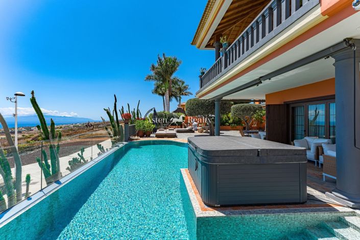 Image No.2-4 Bed Villa for sale