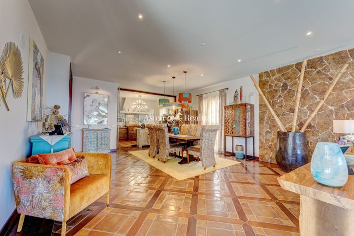 Image No.9-4 Bed Villa for sale