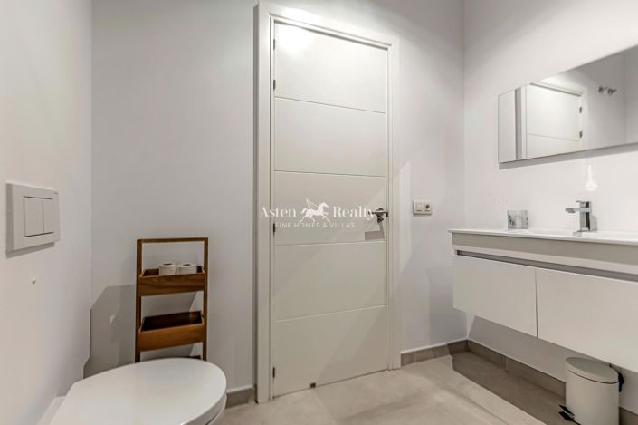 Image No.17-3 Bed Villa for sale