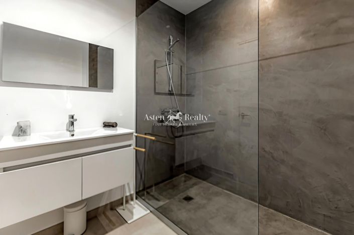 Image No.18-3 Bed Villa for sale