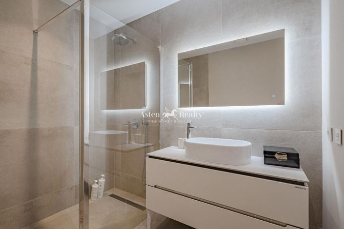 Image No.10-4 Bed Villa for sale